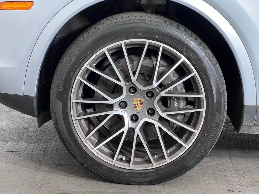 Certified 2023 Porsche Cayenne AWD/4WD image 11
