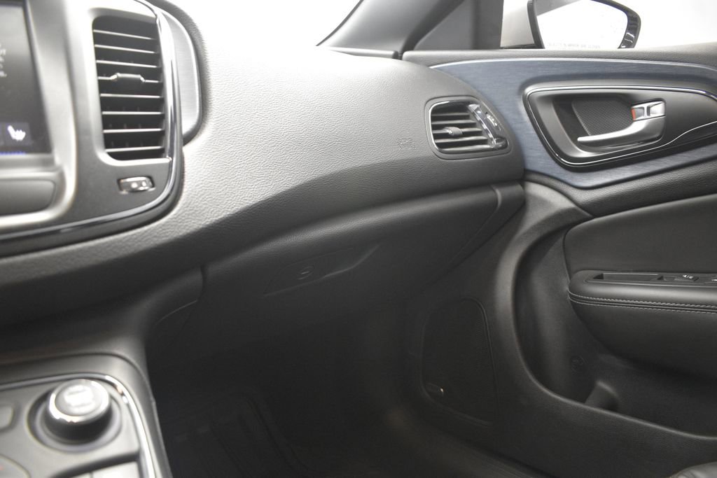 Used 2015 Chrysler 200 S w/ Navigation & Sound Group I image 36