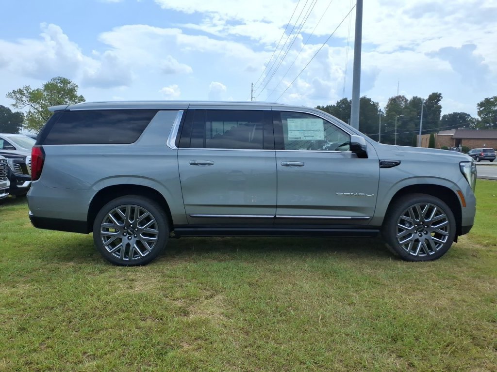 New 2026 GMC Yukon XL Denali Ultimate AWD/4WD image 8