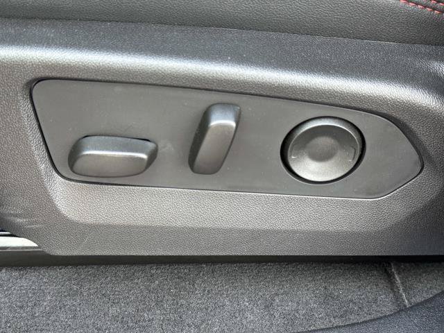 New 2026 GMC Canyon AT4X w/ LPO, Black Badging Package AWD/4WD image 8