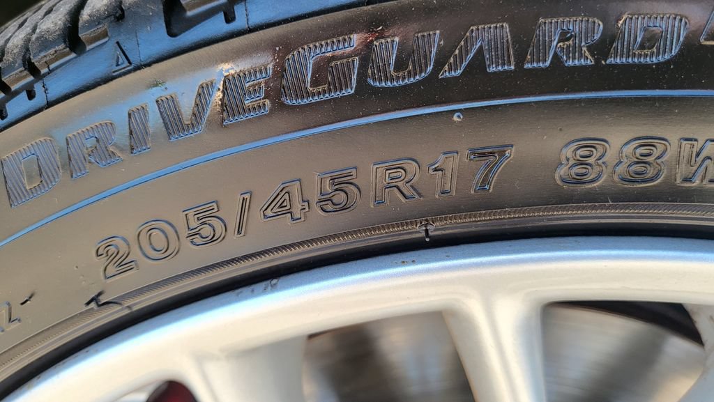 Used 2009 MINI Cooper John Cooper Works FWD image 17