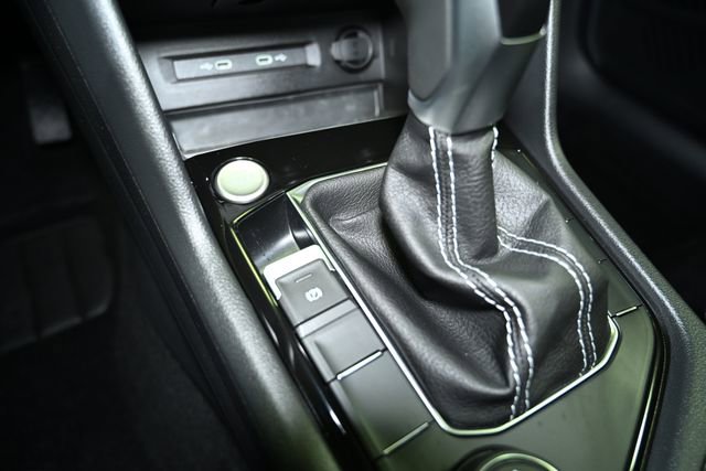 Used 2024 Volkswagen Taos SE image 33