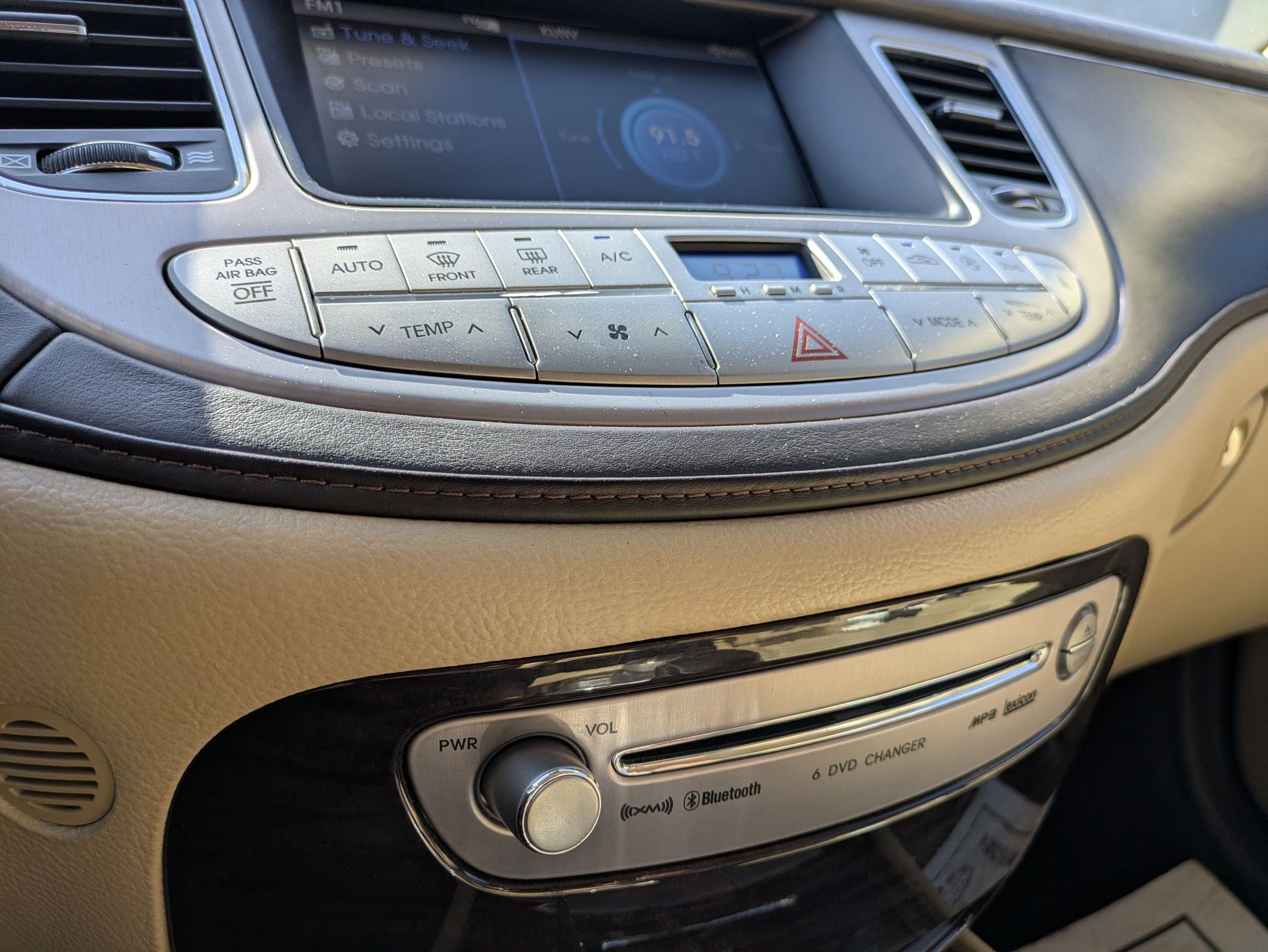Used 2011 Hyundai Genesis 4.6 RWD image 22