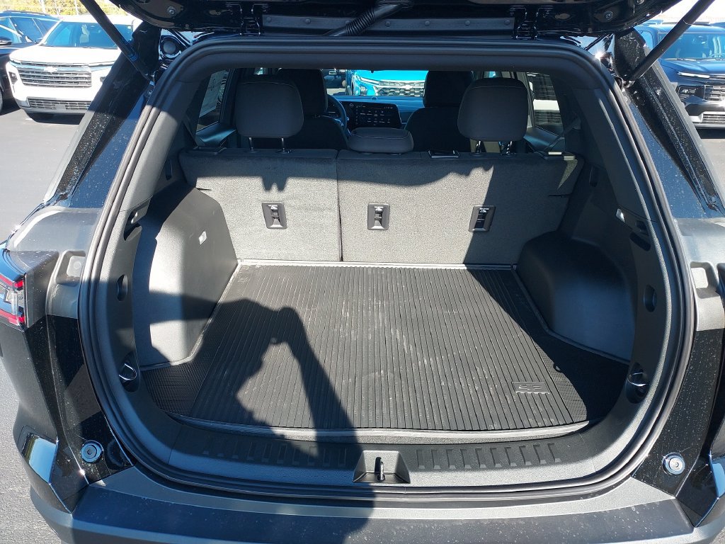 New 2027 Chevrolet Equinox LT w/ LPO, Floor Liner Package AWD/4WD image 9