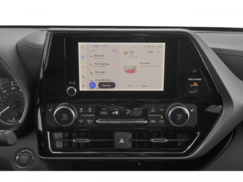 Used 2023 Toyota Highlander XLE AWD/4WD image 10