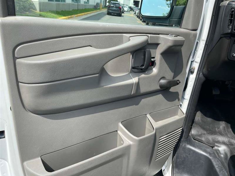 Used 2007 Chevrolet Express 3500 Extended RWD image 41