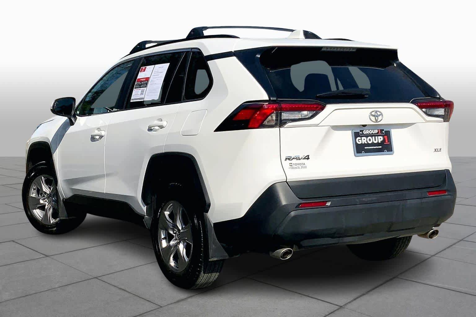 Used 2025 Toyota RAV4 XLE FWD image 12