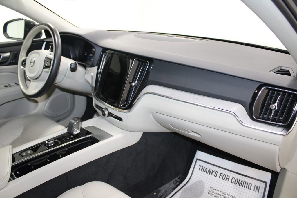 Used 2024 Volvo V60 B5 Cross Country Plus image 29