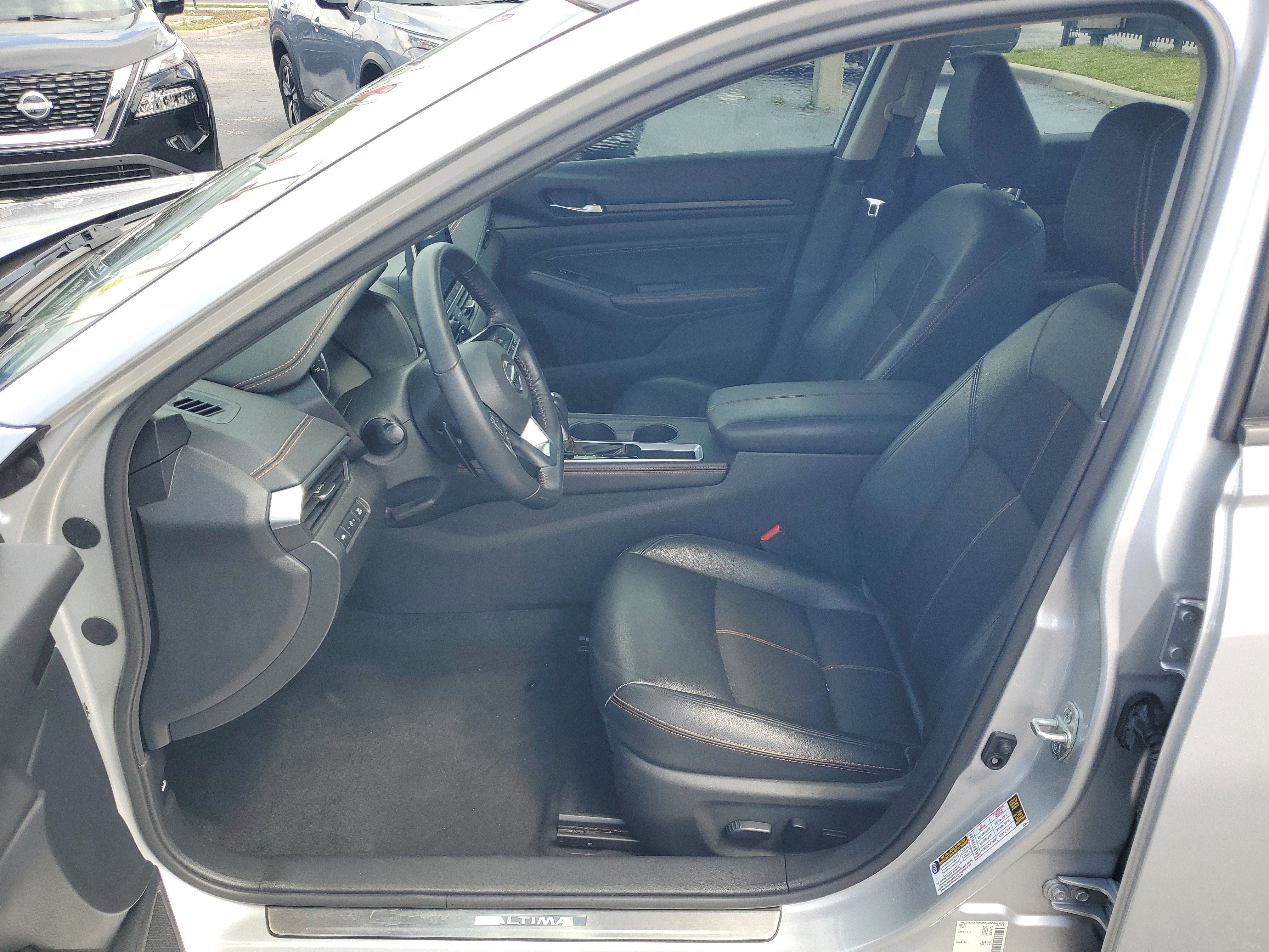 Certified 2019 Nissan Altima 2.5 SR w/ SR Premium Package image 12