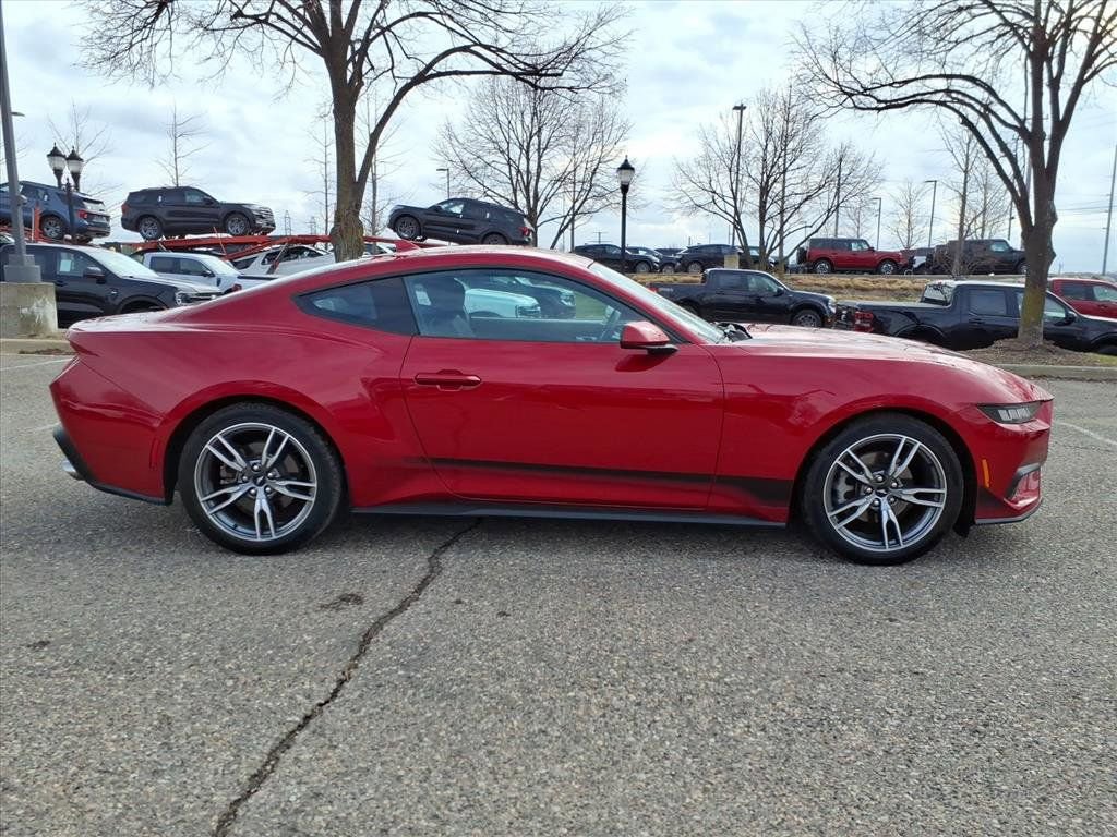 Used 2024 Ford Mustang Coupe image 6