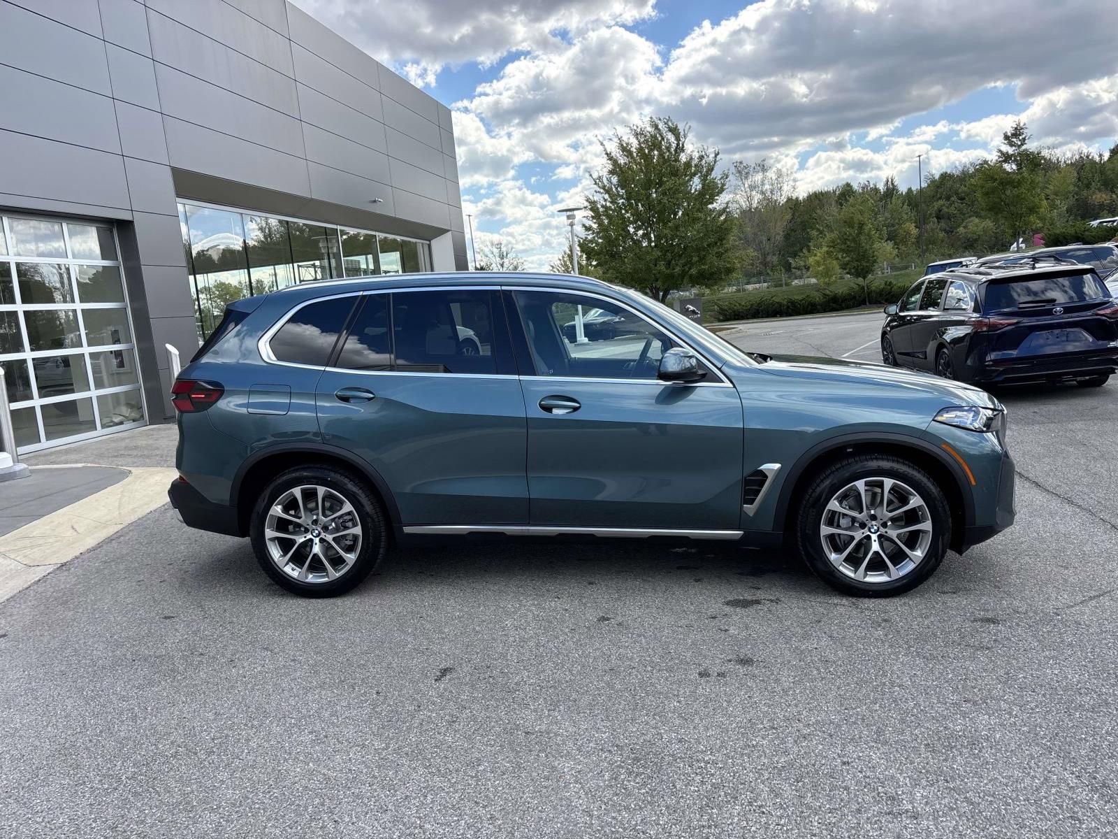 New 2026 BMW X5 xDrive40i w/ Premium Package image 8