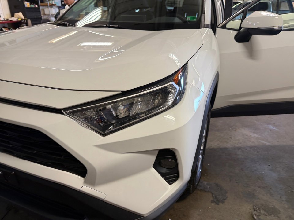 Used 2020 Toyota RAV4 XLE w/ All Weather Liner Package AWD/4WD image 30
