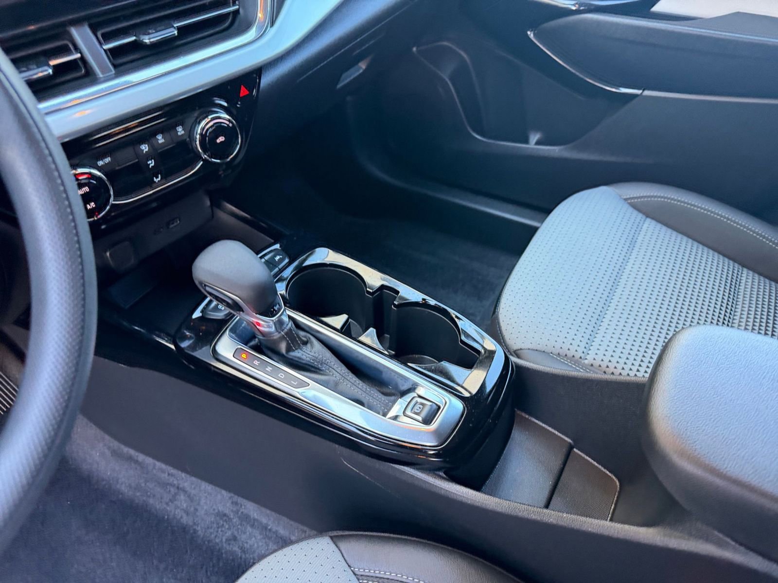 Used 2025 Chevrolet Trax LT image 42