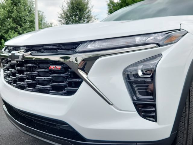 New 2026 Chevrolet Trax RS w/ Sunroof Package FWD image 10