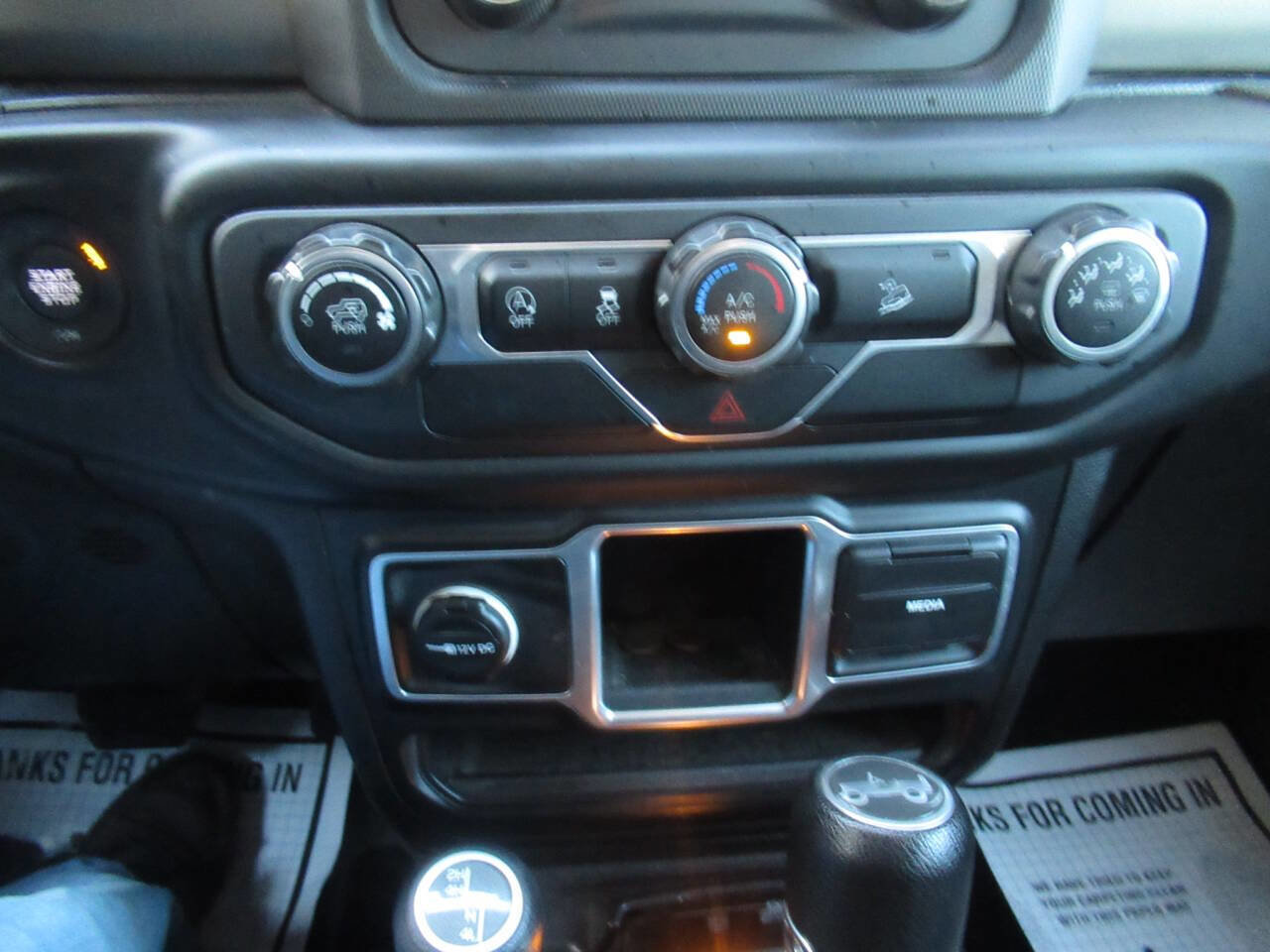 Used 2018 Jeep Wrangler Unlimited Sport image 27