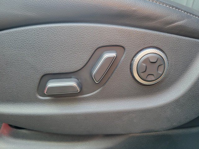 Used 2025 Genesis GV80 2.5T Standard AWD/4WD image 14