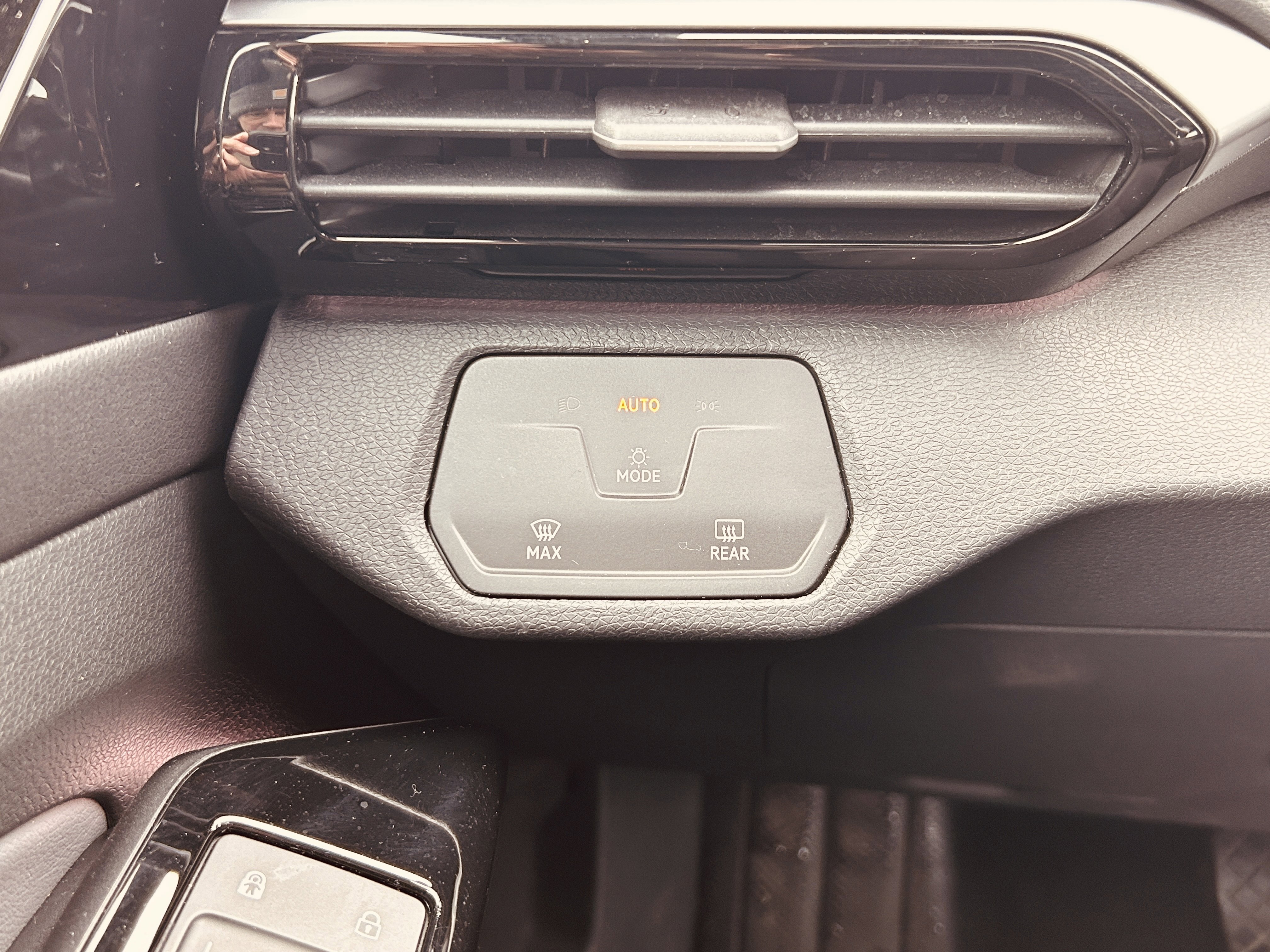 Certified 2021 Volkswagen ID.4 Pro image 18