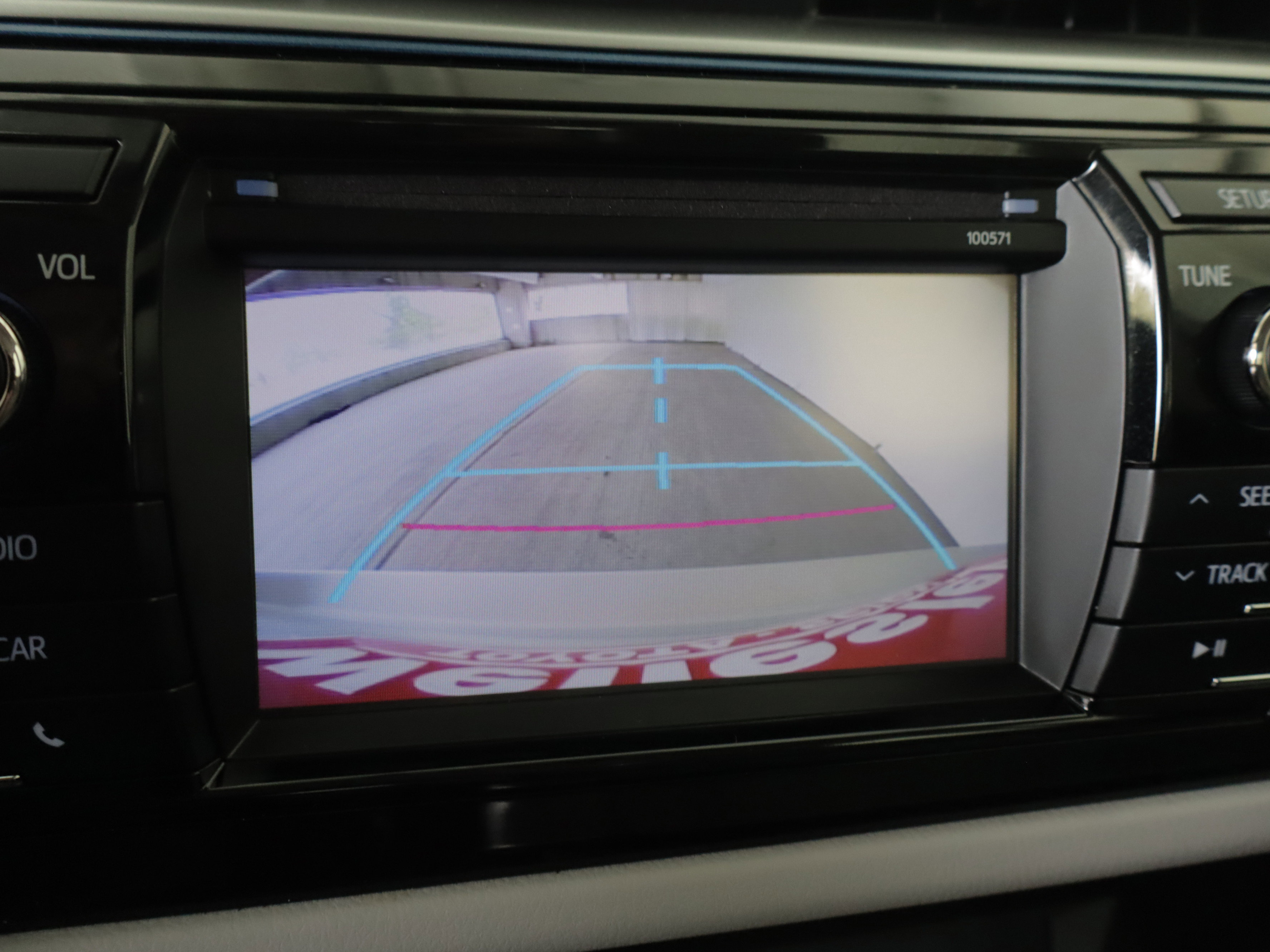 Used 2016 Toyota Corolla LE FWD image 18