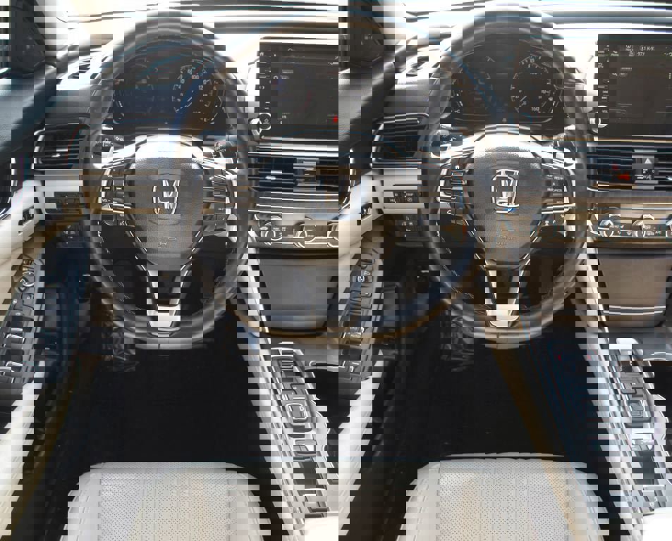 Used 2019 Honda Accord Touring image 5