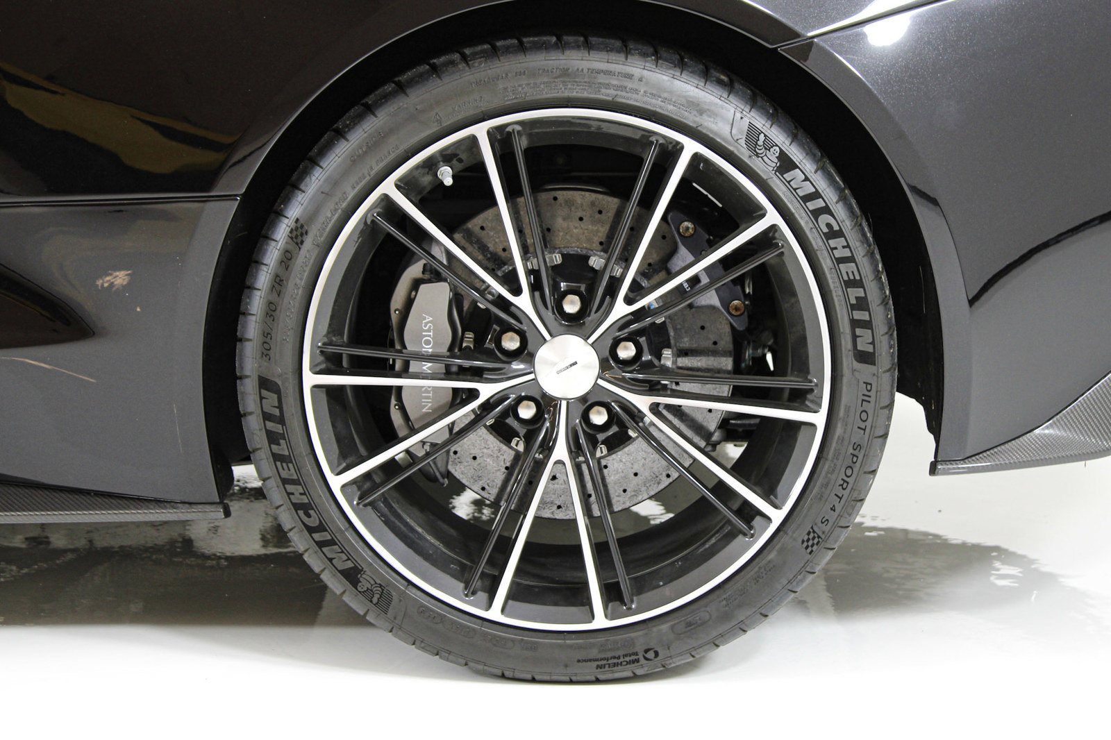 Used 2014 Aston Martin Vanquish Volante RWD image 24