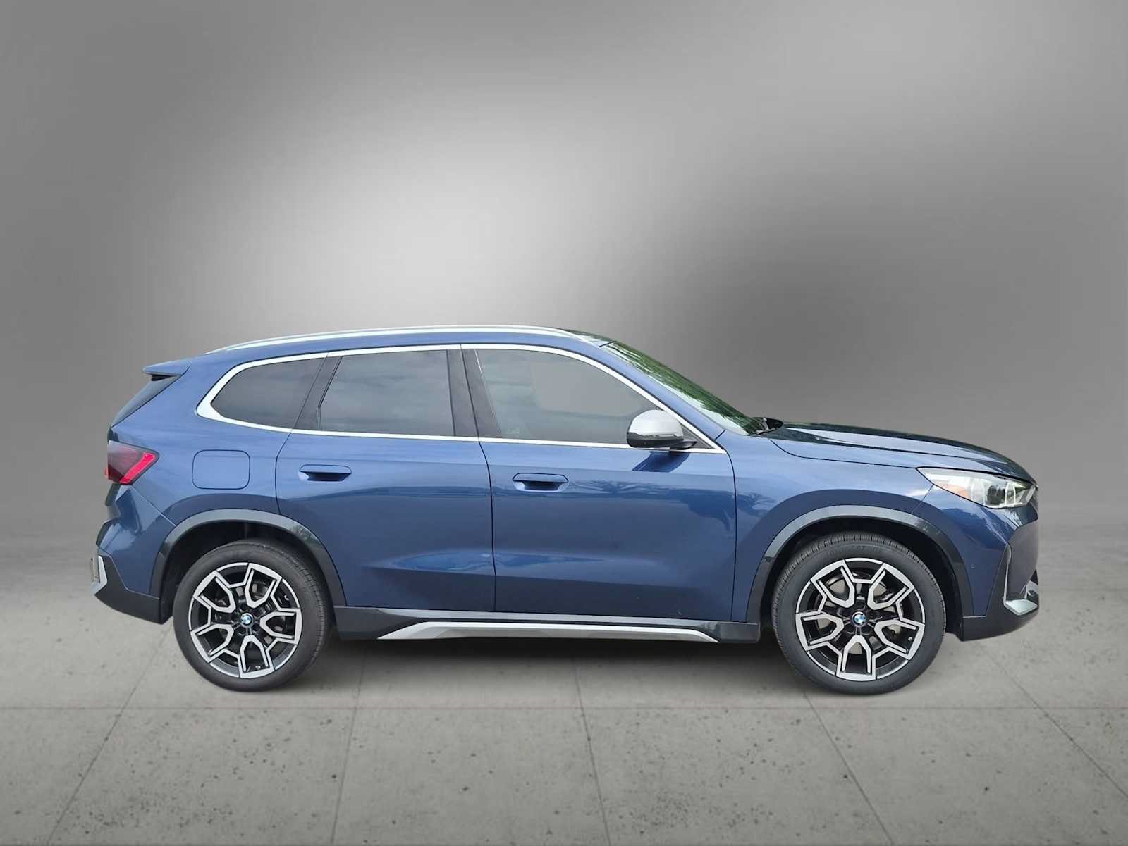 Used 2024 BMW X1 xDrive28i w/ Technology Package AWD/4WD image 9