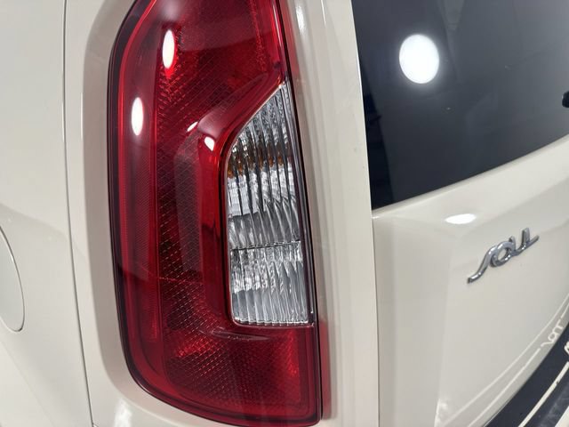 Used 2012 Kia Soul FWD image 27