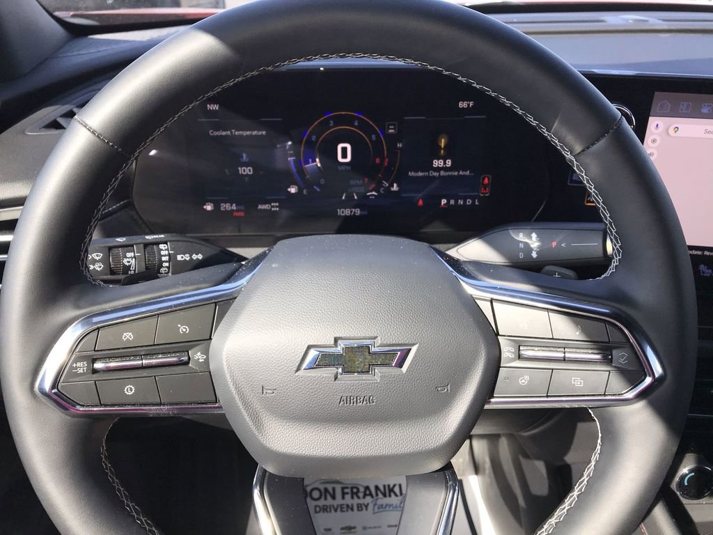 Used 2025 Chevrolet Traverse Z71 image 14