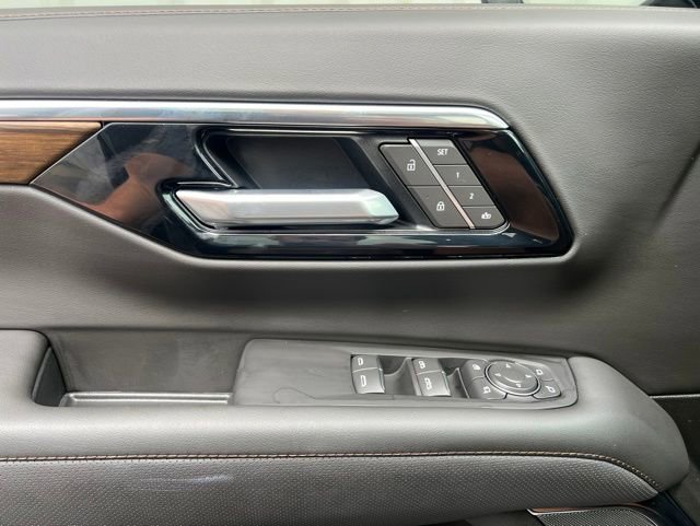New 2026 Chevrolet Suburban High Country AWD/4WD image 25