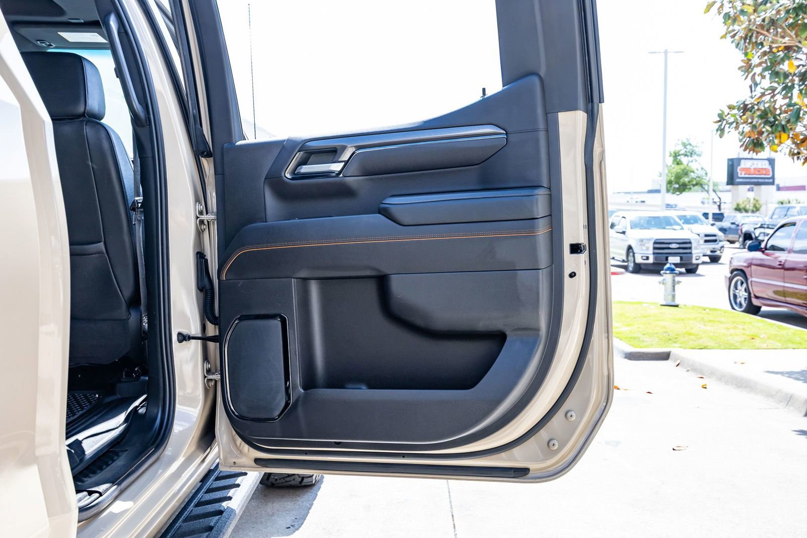 Used 2022 GMC Sierra 1500 AT4 w/ AT4 Premium Package AWD/4WD image 39