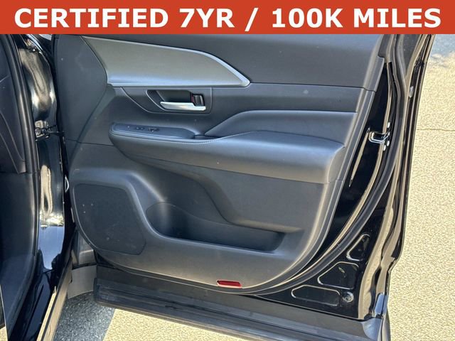 Used 2025 Toyota Grand Highlander AWD image 8