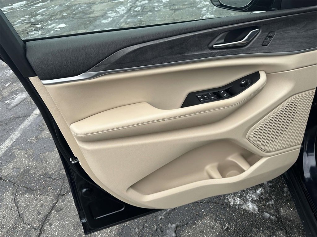 Used 2024 Jeep Grand Cherokee Limited image 15