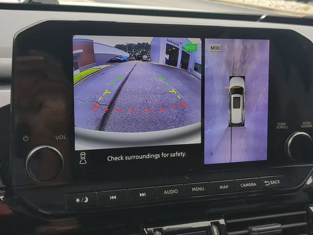 Used 2024 Nissan Pathfinder Platinum w/ Black Appearance Package AWD/4WD image 23