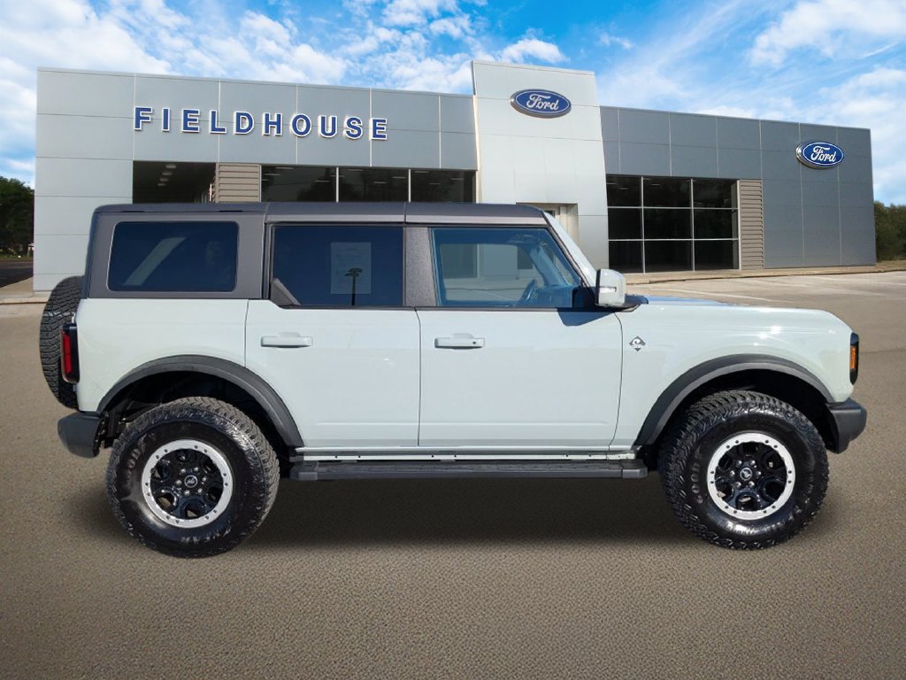 Used 2023 Ford Bronco Outer Banks w/ Sasquatch Package AWD/4WD image 9