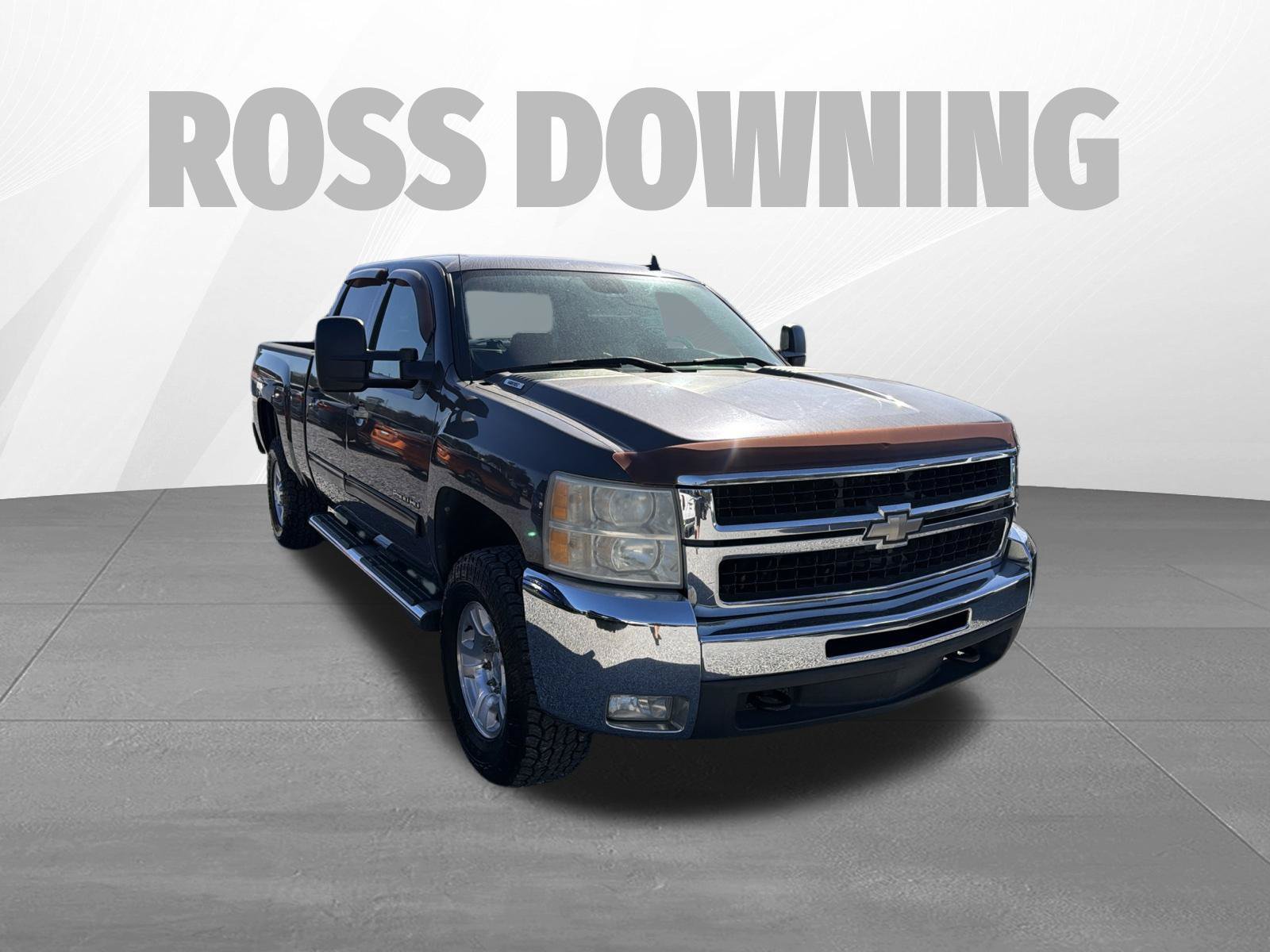 Used 2010 Chevrolet Silverado 2500 LT w/ Interior Plus Package AWD/4WD image 3