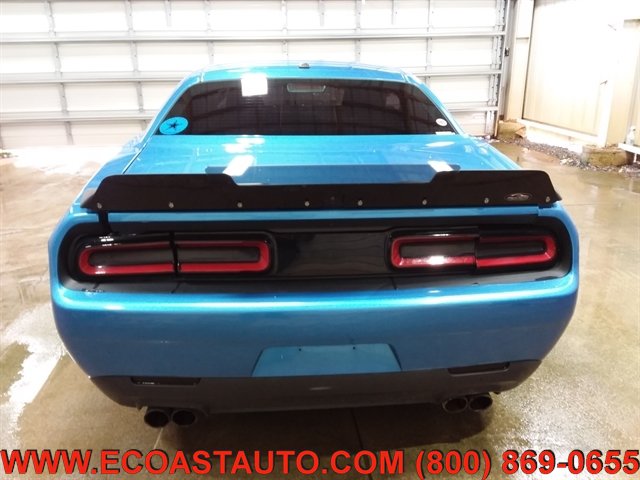 Used 2018 Dodge Challenger SXT RWD image 8