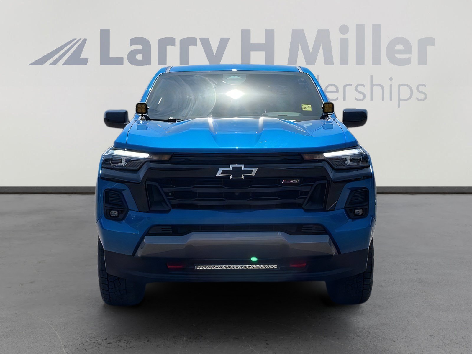 Used 2023 Chevrolet Colorado Z71 w/ Z71 Convenience Package 2 AWD/4WD image 4