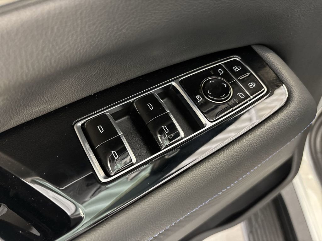 New 2025 Cadillac Escalade IQ Luxury 1 w/ LPO, Radiant Package image 34