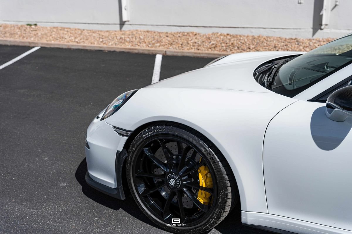 Used 2016 Porsche 911 R RWD image 3