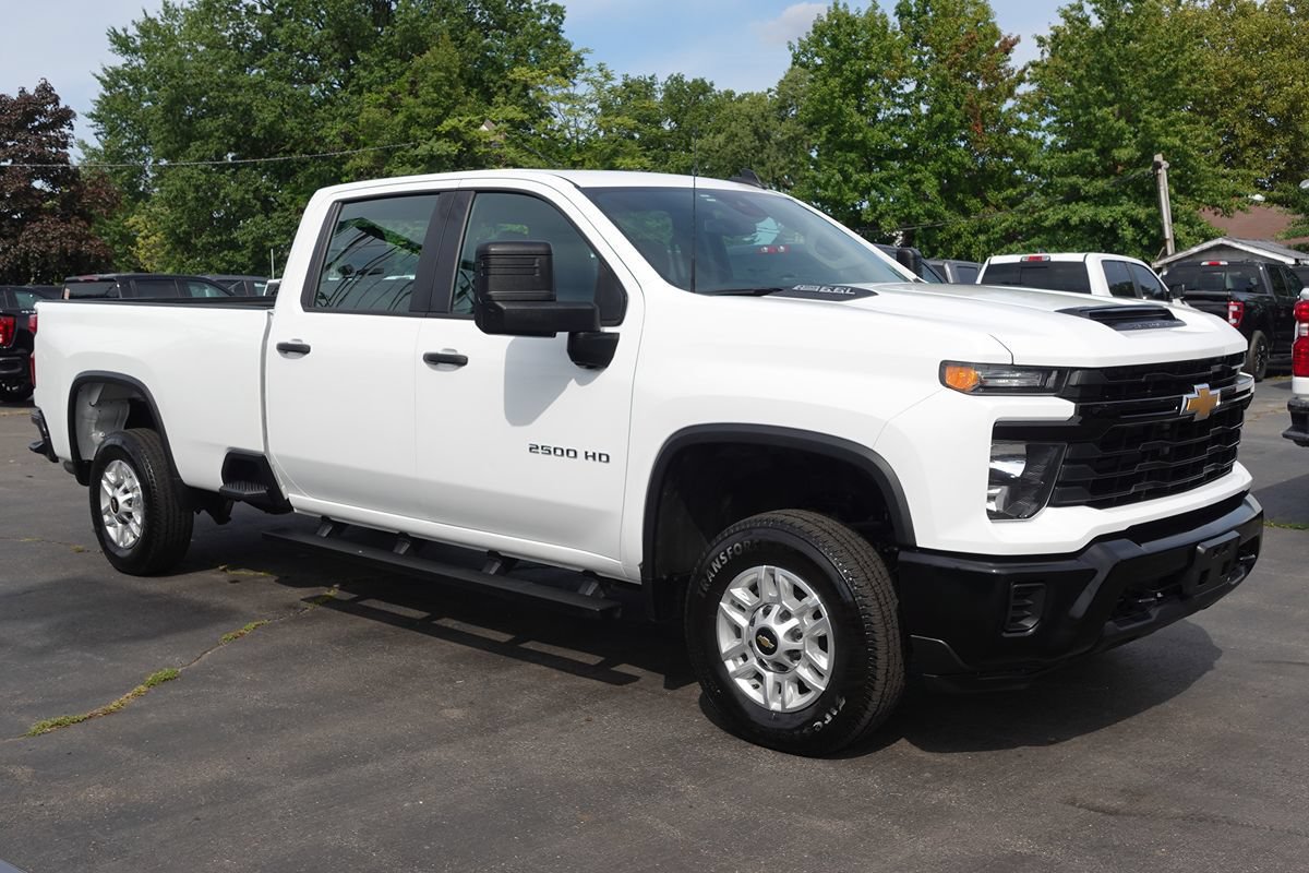 Used 2025 Chevrolet Silverado 2500 W/T AWD/4WD image 4