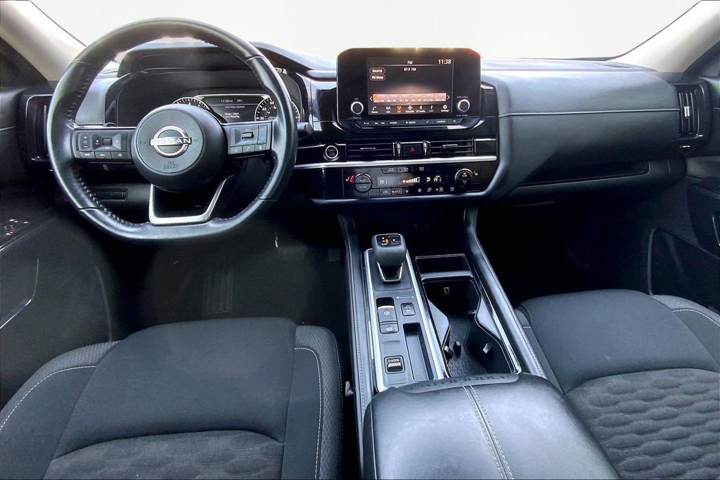 Used 2022 Nissan Pathfinder SV image 7