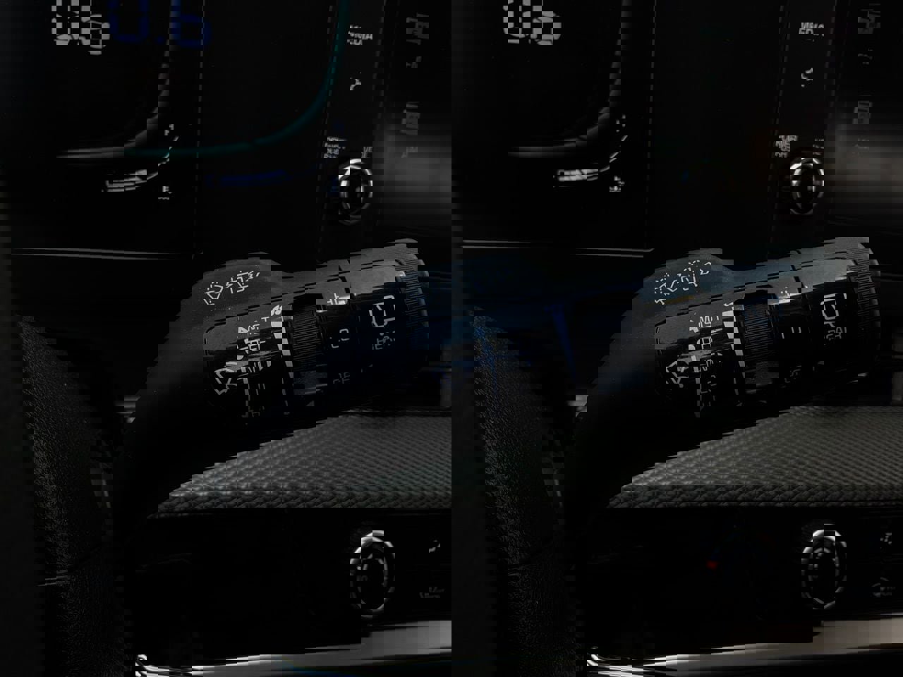 Used 2025 Kia Sportage LX AWD/4WD image 35