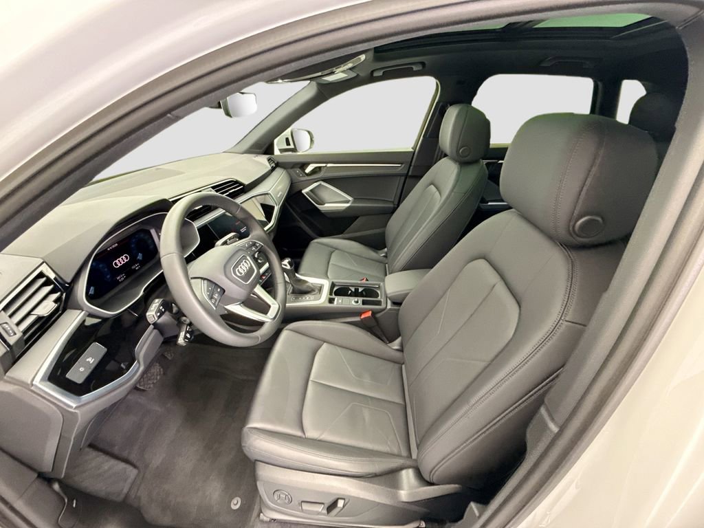 Certified 2025 Audi Q3 2.0T Premium image 17