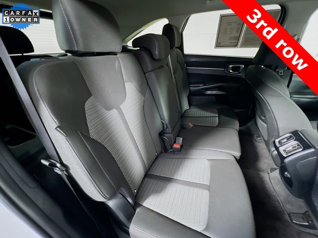 Certified 2025 Kia Sorento LX image 26