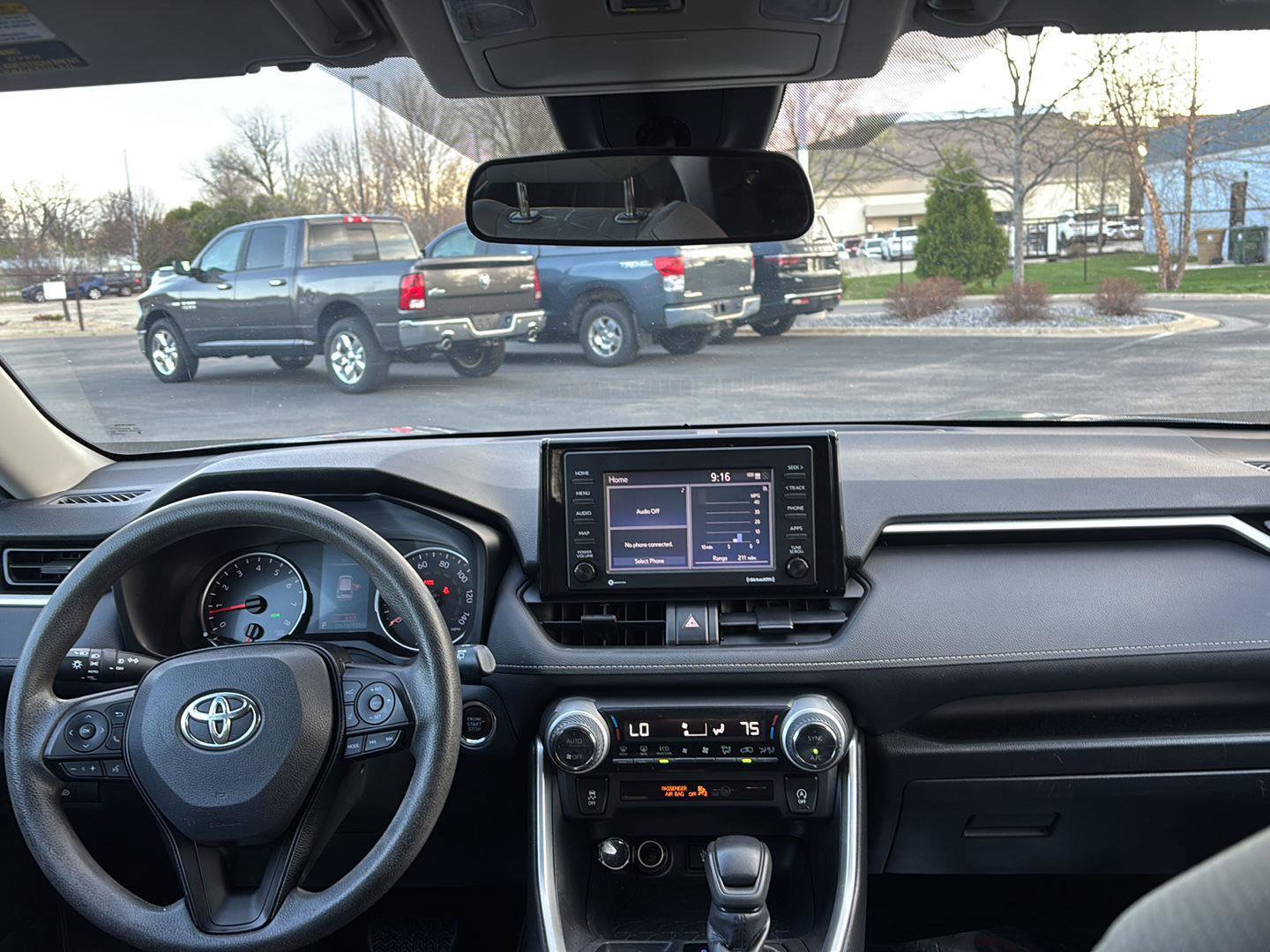 Used 2020 Toyota RAV4 XLE AWD/4WD image 19