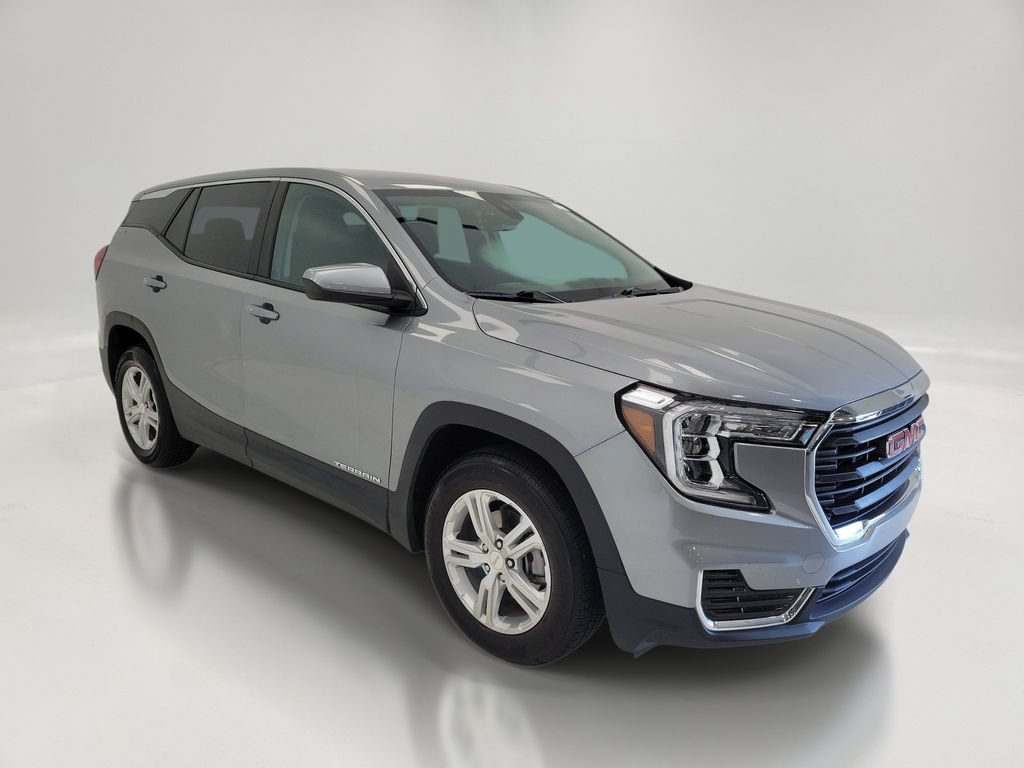 Used 2024 GMC Terrain SLE FWD image 3