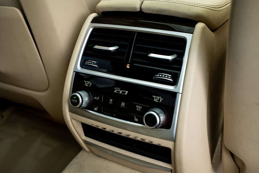 Used 2018 BMW 740i RWD image 37