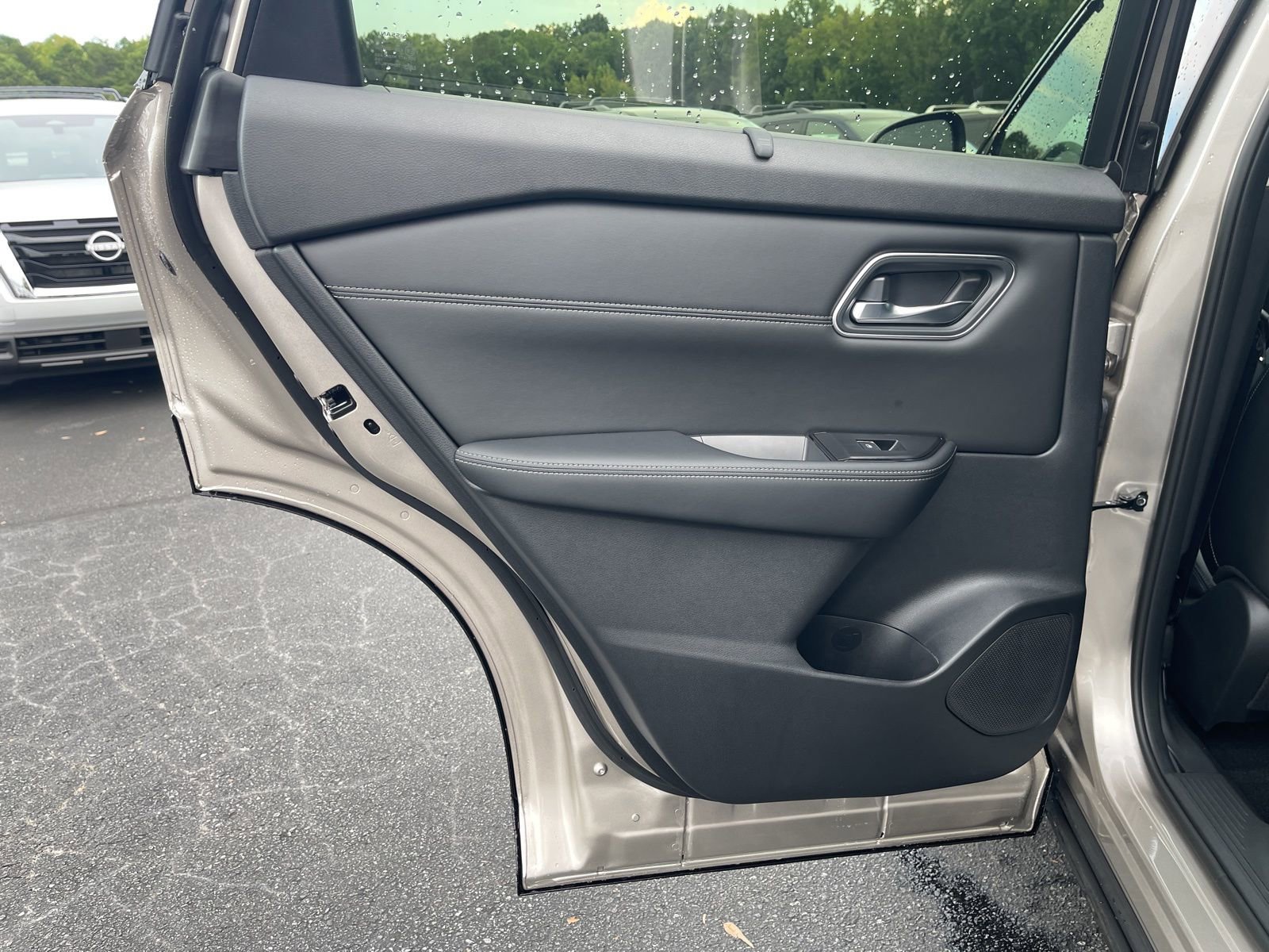 New 2026 Nissan Rogue Platinum image 17
