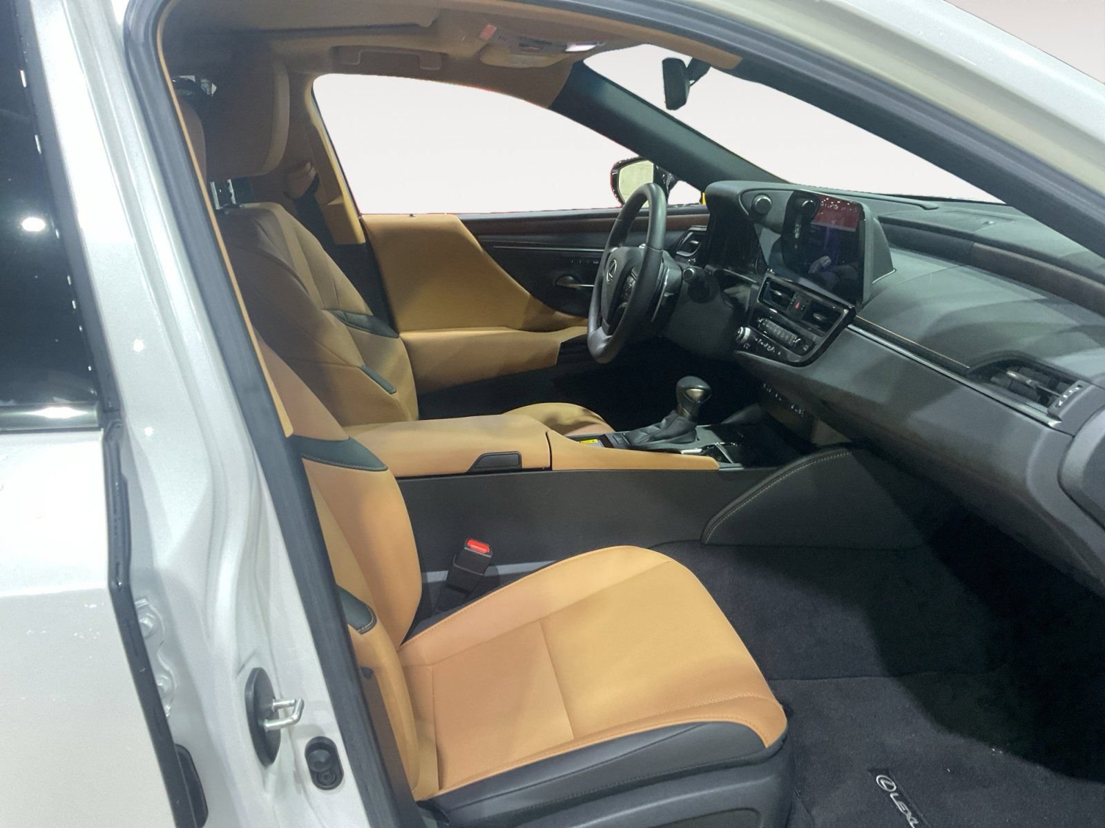 Used 2025 Lexus ES 350 w/ Premium Package FWD image 16