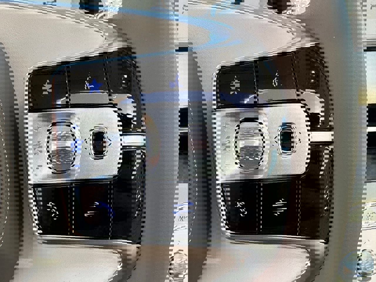 Used 2025 Genesis G90 3.5T image 42