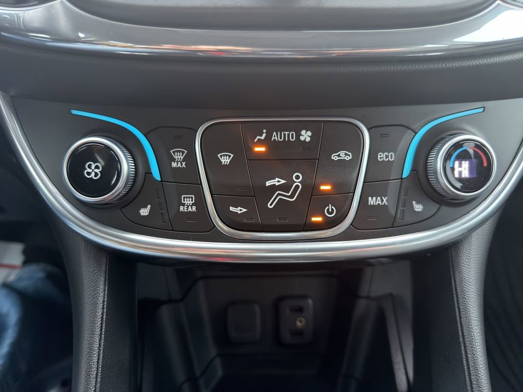 Used 2018 Chevrolet Volt Premier w/ Driver Confidence Package image 35